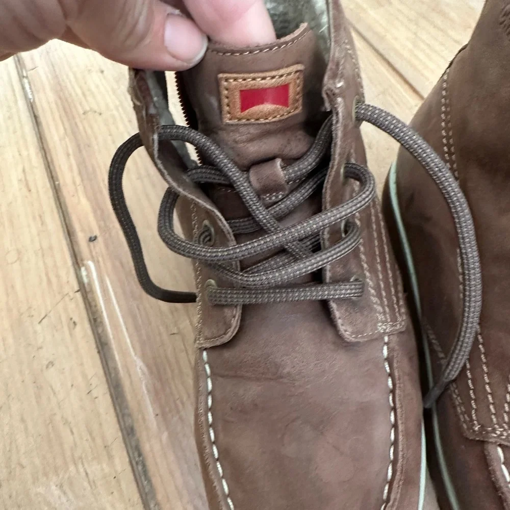 Kids camper boots. Size 4 / eu 35.  stylish classy. Comfey. - Picture 5 of 6